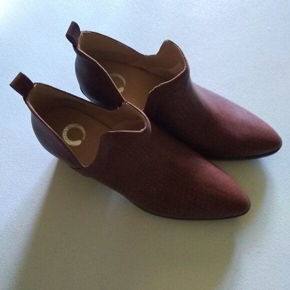NWB ~ Sz 7 Block Heel! Brown Slip-On Ankle Booties ~ Journee Collection "Terri" - Picture 11 of 14